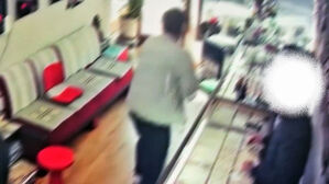 2,600만 원 목걸이 흔들다 '돌변'&hellip;전력질주