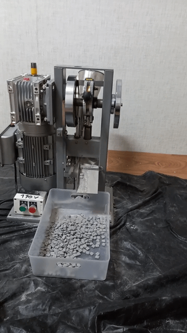 알약 제조 시범 (서울 강동경찰서 제공) (사진=연합뉴스)