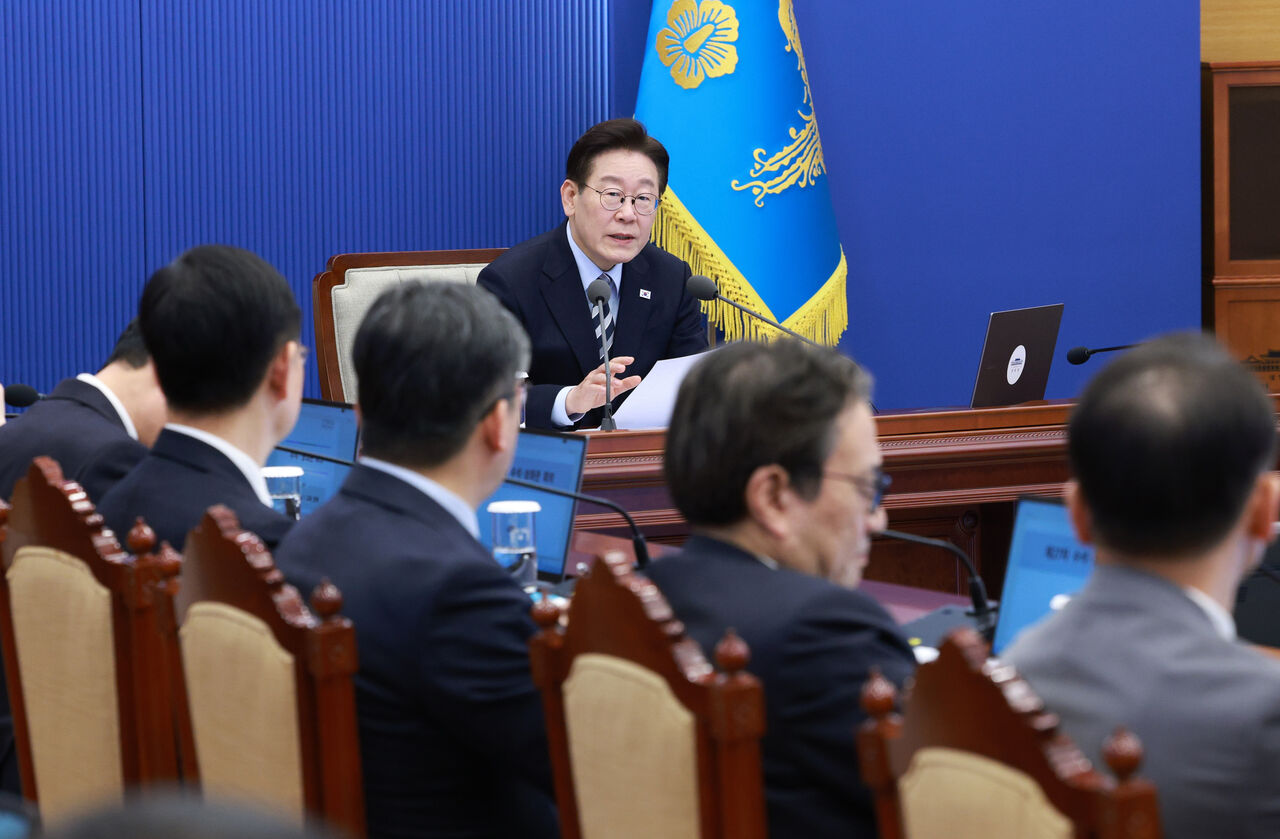 이 대통령 "부당한 가격 인상 더는 안 돼"/ 어제, 청와대 수석보좌관 회의