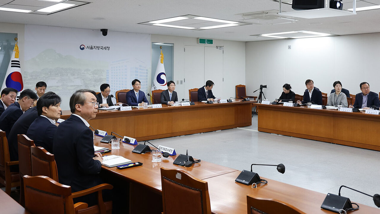 임광현 국세청장이 13일 석유 최고가격제·매점매석 고시에 발맞춰 지방청장회의를 주재하고 있다. (사진=국세청 제공)