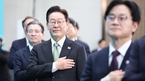 이 대통령, 청주 유&middot;초등 지적장애 특수학교 방문&hellip;수업 참관