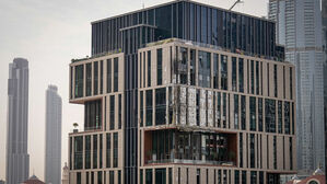 '중동 금융 허브' 두바이 국제금융지구 빌딩도 피격