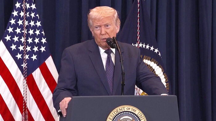 "항복해라&hellip;재미 삼아 더 때릴 수도" 트럼프 발언 파장