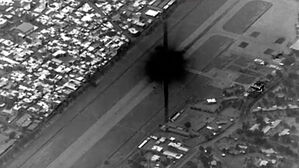 번쩍하더니 폭발&hellip;"달러 안 받아" 호르무즈 통과 조건이