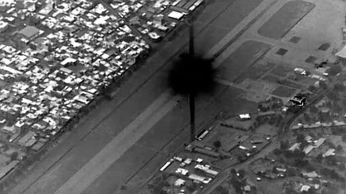 번쩍하더니 폭발&hellip;"달러 안 받아" 호르무즈 통과 조건이