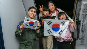 '사막의 빛' 작전&hellip;사우디서 군 수송기 타고 한국인 204명 대피