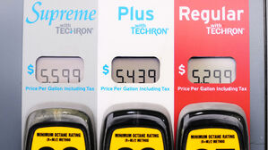 베선트 미 재무, 원유 선물시장 개입 가능성에 선 그어