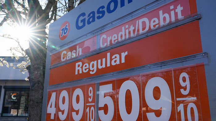 미국 오리건주 포틀랜드의 한 주유소에 휘발유 가격이 표시되어 있다.