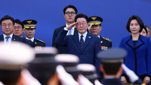 이 대통령 "'한국인 건드리면 패가망신', 경찰 활약 덕에 가능"