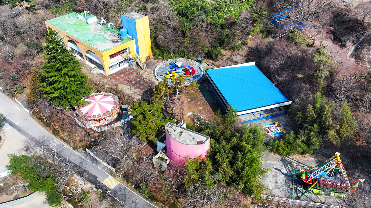 지난 17일 낮 광주 동구 지산동 지산유원지가 한산한 모습을 보이고 있다.