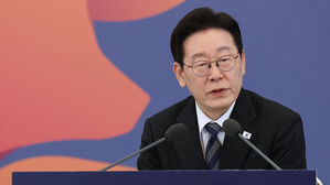 이 대통령 "위기 때야말로 자본시장 개혁&hellip;'코리아 프리미엄' 가능"