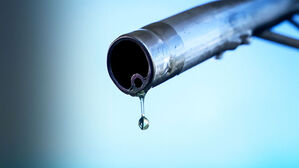 "에틸렌 가격 20%↑"&hellip;원유 위기경보 '주의'로