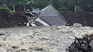 종잇장 뜯기듯 '폭삭'&hellip;폭우에 빼앗긴 노부부 집