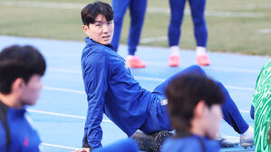 [단독] '발목 부상' 황인범, 유럽 원정 불발&hellip;"시즌 아웃은 피했다"