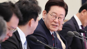 이 대통령 "지역 관광 활성화 위한 획기적 아이디어 내달라"