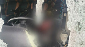 [빅토픽] 버스 운전석 덮친 바퀴&hellip;승객이 핸들 잡고 사고 막았다