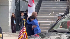 다카이치, 트럼프에 또 스킨십 공세&hellip;친화력으로 난관 돌파 모색