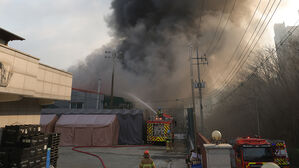 의정부 섬유공장서 화재&hellip;다행히 큰불 잡아