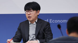 정부 "경기 회복 흐름 유지&hellip;중동발 하방 위험 우려"