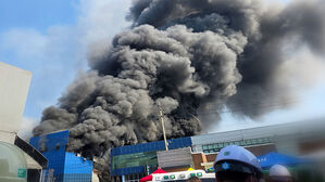 이 대통령 "대전 공장 화재 인명 구조 총력&hellip;무사함 확인되길"