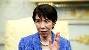 일 외교청서 초안, 중 '가장 중요'→'중요' 격하&hellip;한 관계는 "중요성 커져"