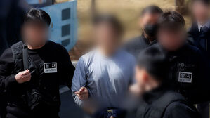 택배기사인 줄 알았는데&hellip;계단 숨어있다 덮쳐 살해 시도 