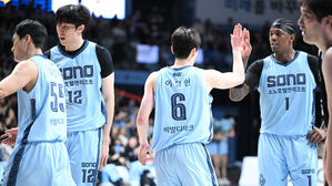 멈출 줄 모르는 소노, 연장 접전 끝 현대모비스 꺾고 9연승