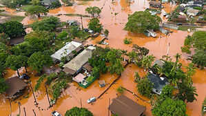 하와이 폭우로 120년 된 댐 붕괴 위기&hellip;주민 5천여명에 대피령
