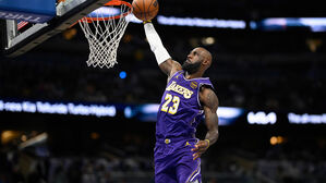 '살아있는 전설' 제임스, NBA 역대 최다 경기 출전 신기록