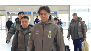 홍명보호 '유럽 원정 모의고사' 결전지 영국으로 출국