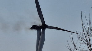 또 풍력발전기 불&hellip;영덕 발전단지서 1명 사망&middot;2명 연락 두절