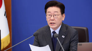 [속보] 이 대통령 "대전 화재 희생자 명복 빌어&hellip;국정 책임자로서 송구"