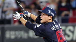 롯데 박찬형, 손바닥 골절로 수술&hellip;"회복까지 3개월 소요"