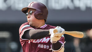 키움 안치홍, 2안타 1홈런 4타점 활약&hellip;와일스 5이닝 무실점