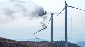 추락한 날개 내부서 참변&hellip;'안전 사각' 풍력발전기