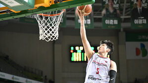 '변준형 더블더블' 프로농구 정관장, 선두 LG 1.5경기 차 추격