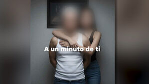 민소매 상사 끌어안고 '활짝'&hellip;"이거 나잖아" 소름 전말