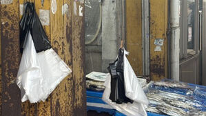 "쓰레기봉투 없어요?" 중동 전쟁에 '품절 대란' 조짐