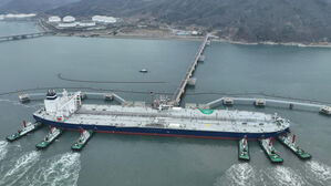 UAE 긴급 도입 원유 200만 배럴, 석유공사 여수 비축기지 입고