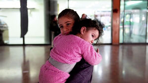 겨우 살아남아도 "네 부모는"&hellip;팔다리 잃고 트라우마