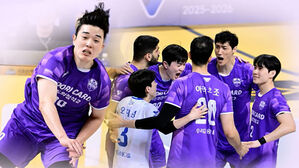 우리카드, 벼랑 끝 단판전서 승리&hellip;플레이오프 진출