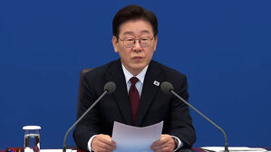 이 대통령 '비상경제점검회의' 주재&hellip;"전기요금 유지"