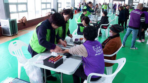 "연평도에 종합병원 떴다"&hellip;섬 주민에 의료 봉사