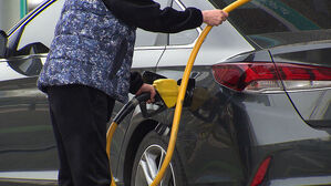 유류세 인하폭 확대&hellip;휘발유 7→15%&middot;경유 10→25%