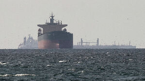 '1척당 30억' 통행료 이어&hellip;"홍해까지" 우회로 막히나