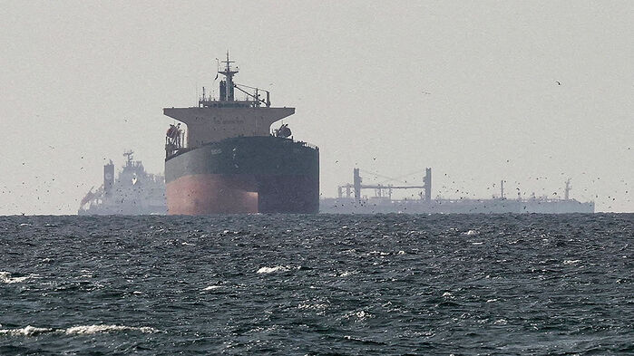 '1척당 30억' 통행료 이어…"홍해까지" 우회로 막히나