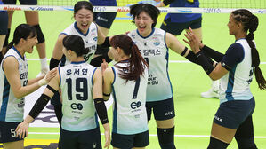 '실바 40점' GS칼텍스, 현대건설 꺾고 PO 기선 제압