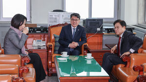 민주 "다음 달 9일 처리" vs 국힘 "대정부질문 먼저"&hellip;여야 '추경 심사' 대립