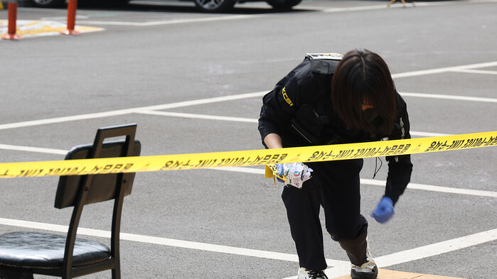 27일 오전 경남 창원시 성산구 한 아파트 인근 주차장 칼부림 발생 현장 (사진=연합뉴스)