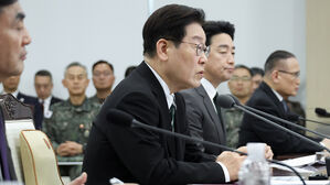 이 대통령, 박홍근&middot;황종우 장관 등에 임명장 수여